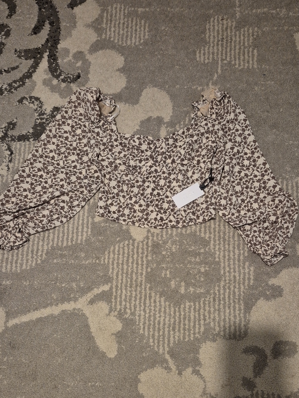 Astr Floral Puff-Sleeve Sweetheart Cropped Top - Cream and Purple XS